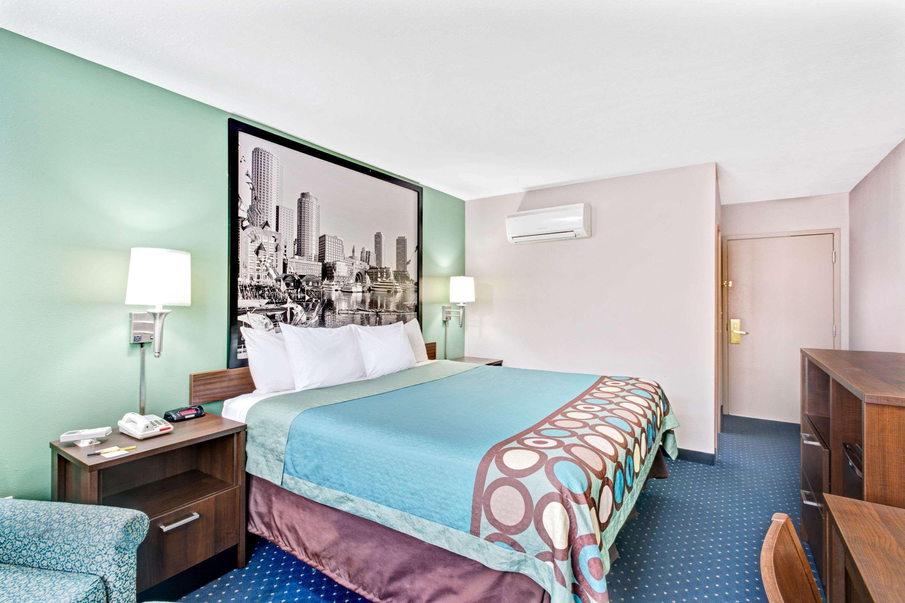 Hotel Super 8 By Wyndham Brockton Zewnętrze zdjęcie
